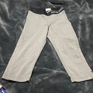Nike Pro capri leggings size xs